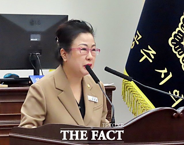 권경운 의원이 7일 공주시의회 제258회 임시회 제1차 본회의에서 5분 자유발언을 하고 있다. /김형중 기자