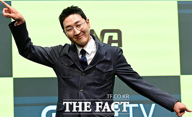 빌런 성윤모 역의 김현규