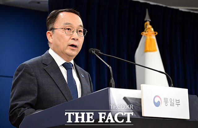 구병삼 통일부 대변인이 7일 오전 서울 종로구 정부서울청사에서 정례브리핑을 하고 있다. /임영무 기자