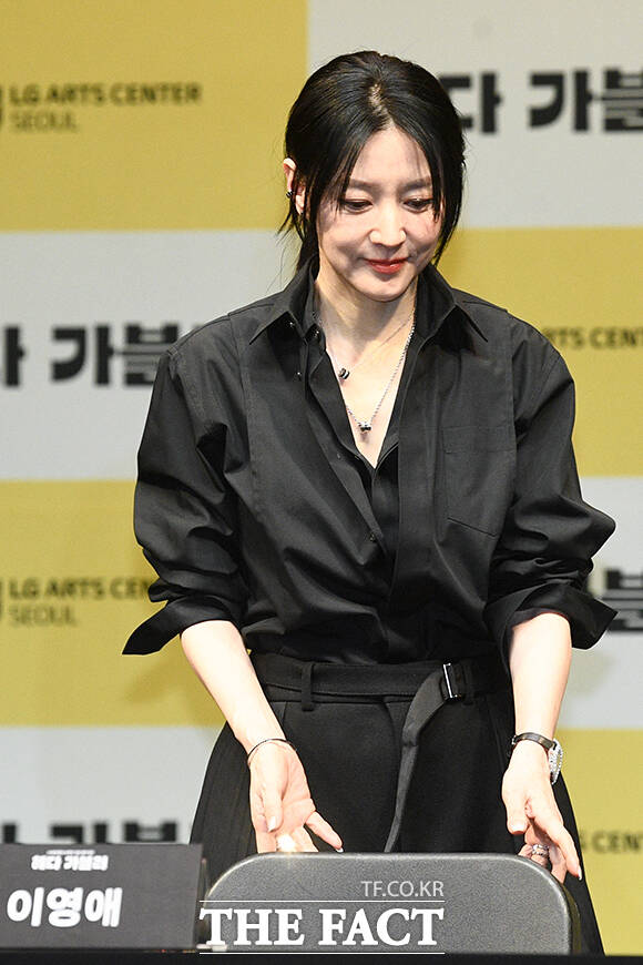 배우 이영애가 제작발표회 현장에 참석하고 있다.