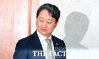  '미 관세 대응' 회의 참석하는 안덕근 산업통상자원부 장관 [포토]