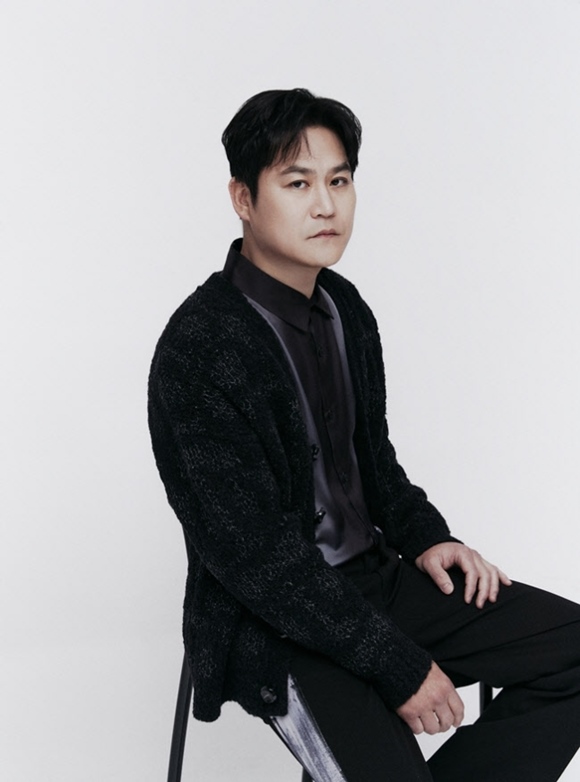 배우 김성균이 <더팩트>와 만나 넷플릭스 시리즈 악연 관련 인터뷰를 진행했다. /넷플릭스