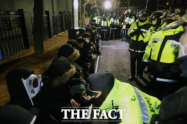 서울서부지법 형사1단독 박지원 부장판사는 9일 오후 특수건조물침입, 특수공무집행방해 등 혐의를 받는 전광훈 목사의 사랑제일교회 특임전도사 윤영보 씨에 대한 공판기일을 진행했다. /임영무 기자