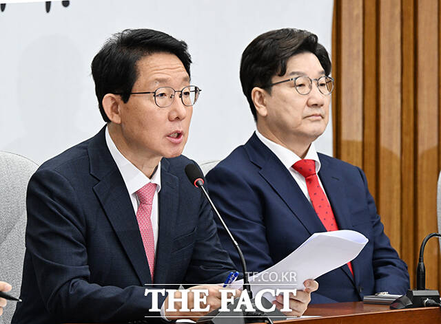 김상훈 국민의힘 정책위의장이 지난 1일 오전 서울 여의도 국회에서 열린 원내대책회의에 참석해 모두발언을 하고 있다./배정한 기자