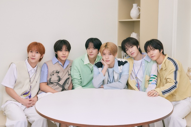 타이틀곡 poppop은 통통 튀는 멜로디와 NCT WISH의 청량한 감성이 어우러진 댄스 팝 곡이다. 벨, 리드 신스와 함께 등장하는 묵직한 베이스 라인, 역동적인 퍼커션 사운드가 조화를 이루며 쉴 새 없이 귀를 즐겁게 한다. /SM엔터
