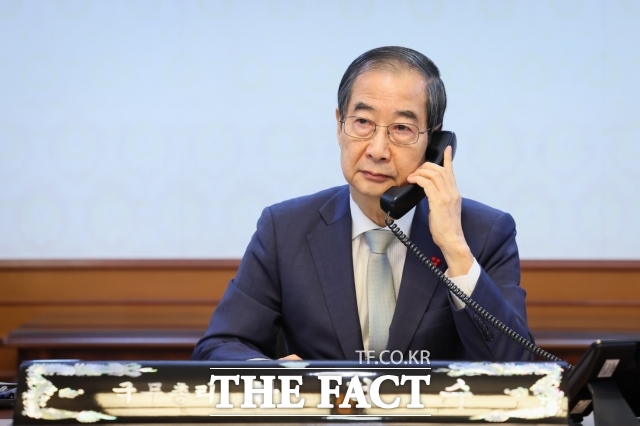 한덕수 대통령 권한대행 겸 국무총리의 헌법재판소 재판관 지명을 둘러싼 후폭풍이 거세다. 더불어민주당은 위헌 소지가 있다며 강하게 반발하면서도 조기 대선 국면을 의식해 재탄핵에는 신중한 모습이다. /국무총리실