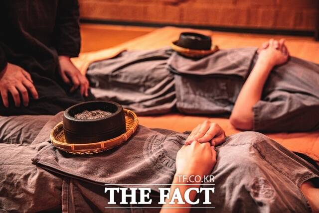 안석원 사자발약쑥 활용 좌훈·찜질 프로그램. /인천관광공사