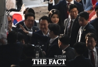 서초동 사저 복귀한 윤석열-김건희 [포토]