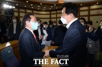  홍준표 '대선 불출마' 선언한 오세훈에 