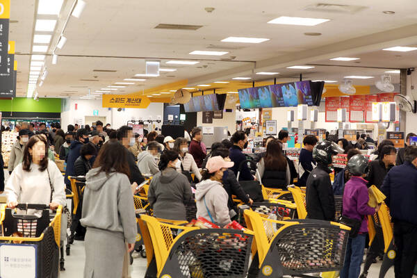 지난 4일부터 13일까지 열린 신세계그룹의 상반기 최대 쇼핑 축제 랜더스 쇼핑페스타 매출이 약 1조3000억원으로 지난해 행사 대비 14% 증가했다. /신세계그룹
