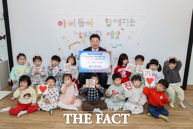 오성환 당진시장은 14일 ‘인구 문제 인식개선 릴레이 캠페인’에 참여했다. /당진시