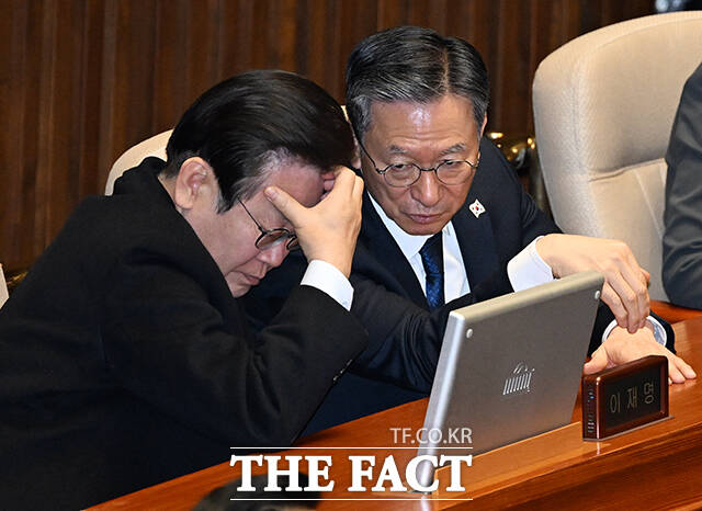 정성호 더불어민주당 의원은 국민참여경선이 이재명 전 대표에게 유리할 수 있다는 지적에 대해 당 대표를 3년 했으니 유리하기는 하겠다며 일정 부분 공감했다. /배정한 기자