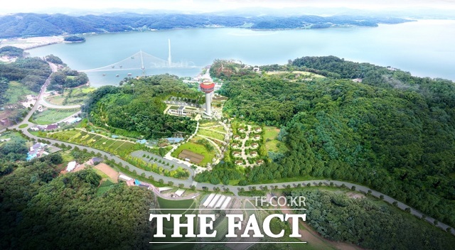 예산군의 대표적 관광지인 예당호 전경 /예산군