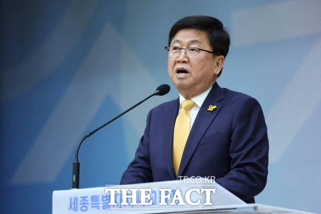 최교진 세종시교육감이 16일 청사 대강당에서 열린 세월호 참사 11주기를 맞아 열린 4.16 기억식에서 추모사를 하고 있다. /세종시교육청