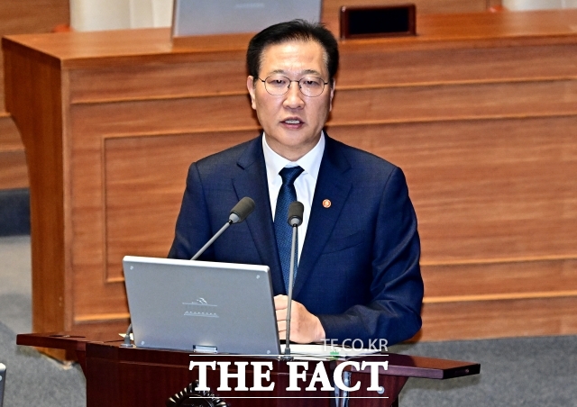 박성재 법무부 장관은 16일 한덕수 대통령 권한대행 국무총리의 헌법재판관 후보자 지명 행위에 대한 가처분신청이 인용된다면 반성하라는 야당의 지적에 억울함을 호소했다. /배정한 기자