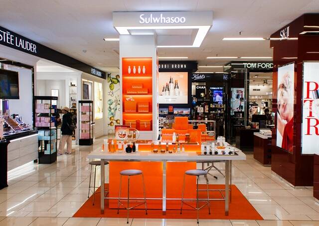 아모레퍼시픽이 운영하는 설화수가 미국 메이시스 백화점에 입점한다. 사진은 메이시스 백화점 뉴욕 플러싱점에 입점한 설화수 매장의 모습. /아모레퍼시픽