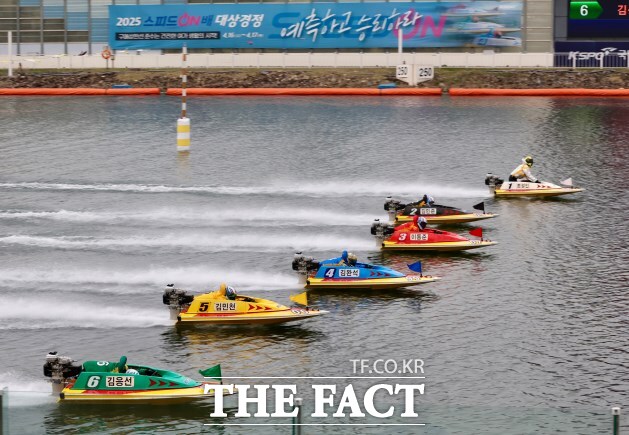 우승을 차지한 1코스 조성인은 출발부터 확실하게 경기를 주도해 나갔다./국민체육진흥공단