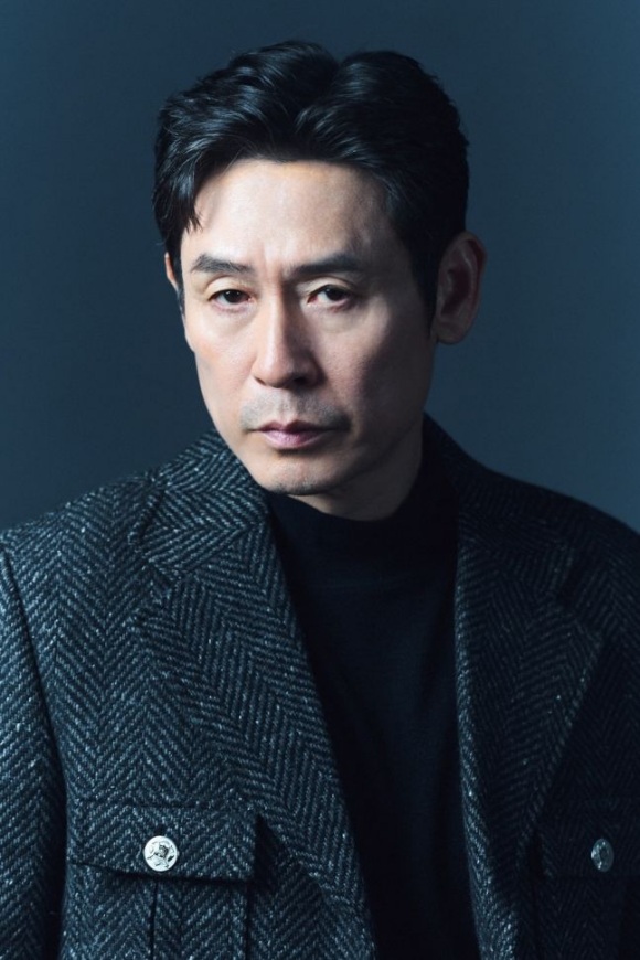 배우 설경구가 <더팩트>와 만나 디즈니+ 오리지널 시리즈 하이퍼나이프 관련 인터뷰를 진행했다. /월트디즈니 컴퍼니 코리아