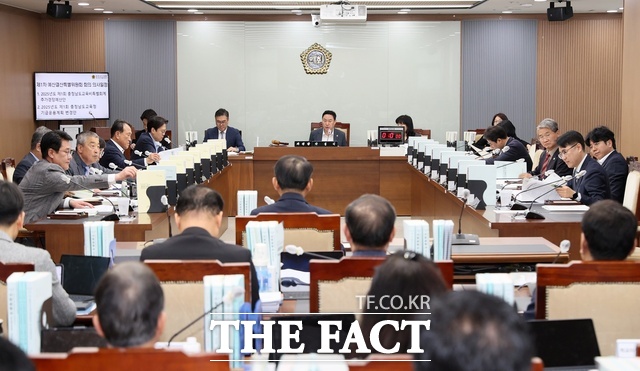 충남도의회 예산결산특별위원회는 17일 제358회 임시회 제1차 회의에서 2025년 제1회 충남도교육비특별회계 추가경정예산을 심사하고 11억 5400만 원을 감액했다. /충남도의회
