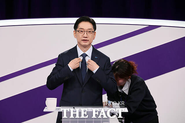 계엄 요건 강화와 내란 세력 단죄에는 세 후보 모두 공감대를 형성했다. 김경수 후보는 민주주의 회복과 헌정질서 복원의 첫 번째 과제는 내란 세력의 단죄라고 꼬집었다. /국회사진취재단