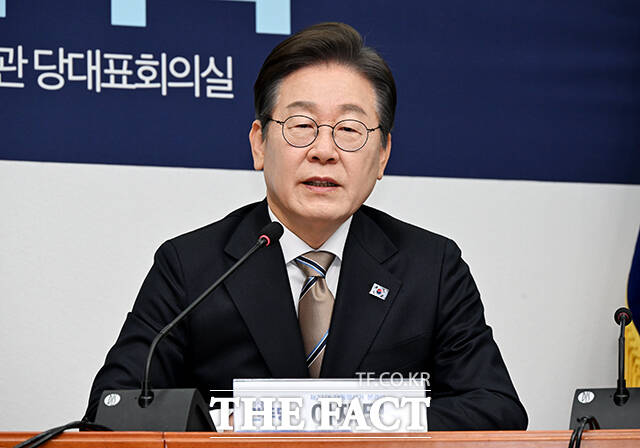 21대 대통령 선거에 출마하는 이재명 전 더불어민주당 대표는 문화강국, 글로벌 소프트파워 빅5로 거듭나겠다며 2030년에 문화시장 규모 300조원과 문화수출 50조원을 달성하겠다고 밝혔다. /배정한 기자