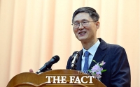  퇴임 소회 밝히는 문형배 헌법재판소장 권한대행 [포토]