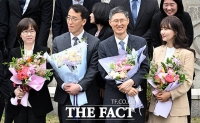  [현장FACT] '尹 파면' 문형배·이미선 재판관, 웃음 터지는 퇴임식 현장 (영상)