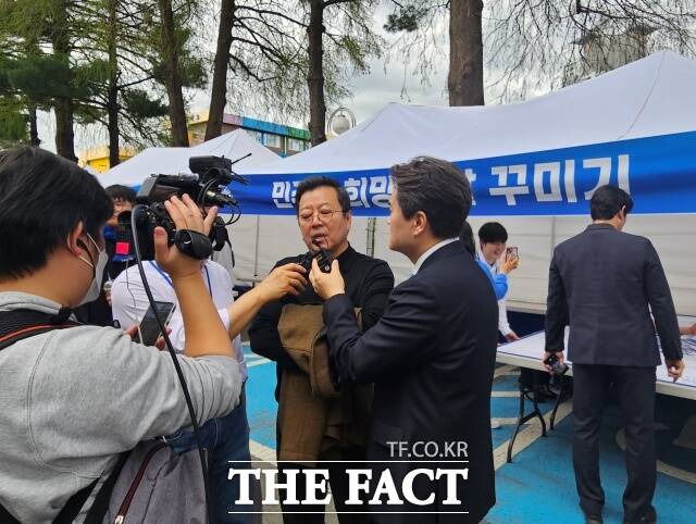 배우 이기영 씨도 응원차 청주체육관을 찾았다. /서다빈 기자