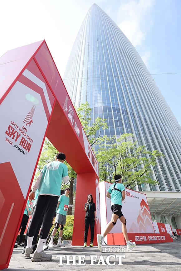 123층을 향해 출발!