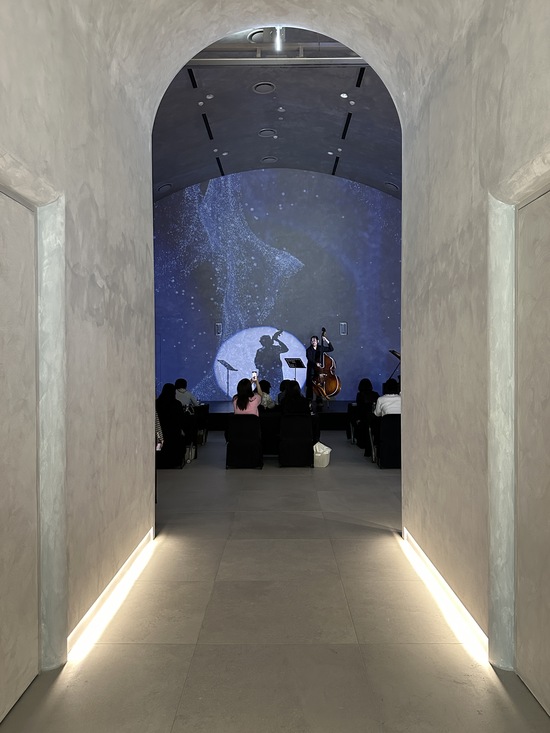 AK플라자 분당점이 오는 22일 미디어아트를 접목한 몰입형 문화공간 MUSEUM.C를 선보인다. /AK플라자