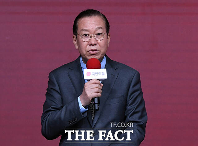 윤석열 신당 창당 논란과 윤석열 전 대통령 탄핵 반대 집회를 주도했던 전광훈 목사가 대선 출마를 선언하면서 보수 표심이 갈릴 수 있다는 전망이 나온다. 사진은 권영세 국민의힘 비상대책위원장. /국회사진기자단