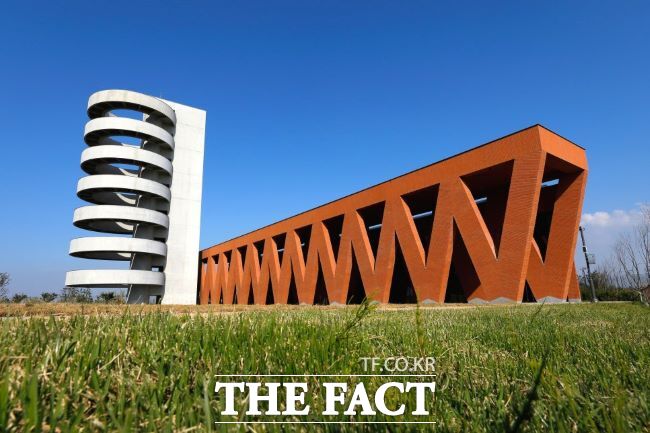 화성 매향리평화기념관 전경. /화성시