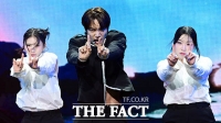  복근 무장하고 돌아왔다 '카이' [TF사진관]
