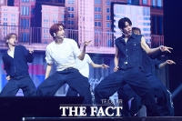 투어스의 스무살 찬가 '마음 따라 뛰는 건 멋지지 않아?' [TF사진관]