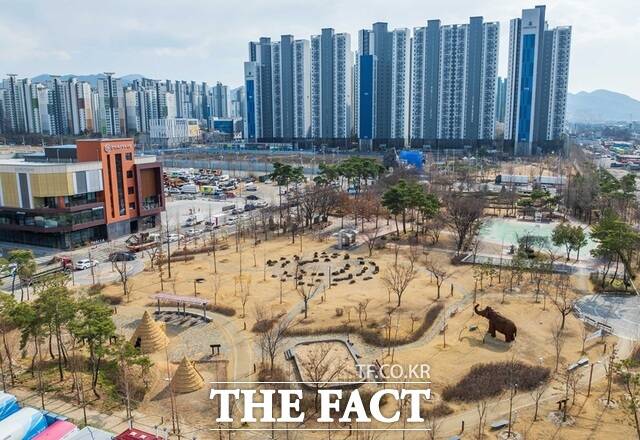 대구 2만 년 역사를 볼 수 있는 달서구 월성동 선돌공원 전경 /대구 달서구