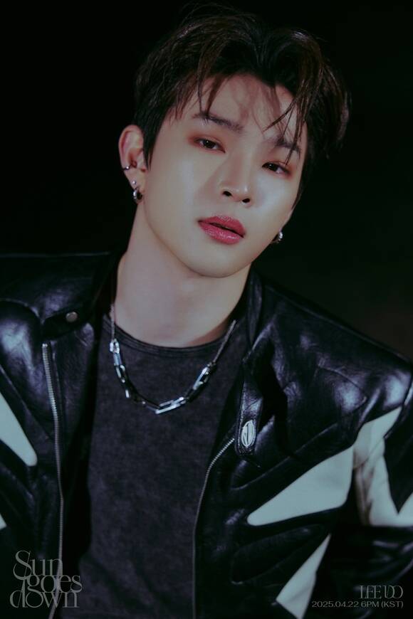 원어스 이도가 22일 솔로 싱글 Sun goes down을 공개한다. /RBW