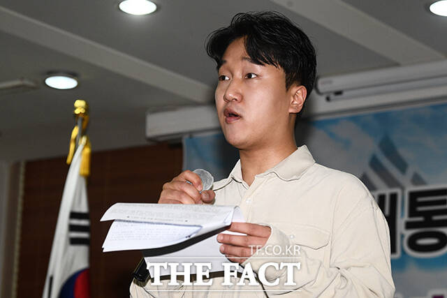 시련과 갈등을 지혜롭게 헤쳐나갈 인물로 한덕수를 추천한다.