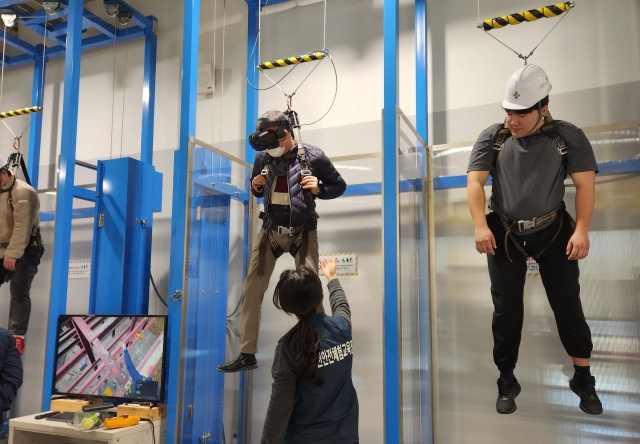 영풍은 지난달과 이달 석포제련소 임직원이 안전보건공단 제천안전체험교육장에서 안전교육 및 체험활동을 실시했다고 21일 밝혔다. 영풍