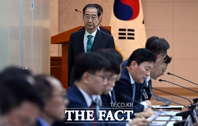 한덕수 대통령 권한대행 국무총리는 22일 한미 경제·통상 2+2 협의에 대해 상호 이익이 되는 해결책을 마련하는 물꼬를 틀 것으로 기대한다고 밝혔다. /임영무 기자
