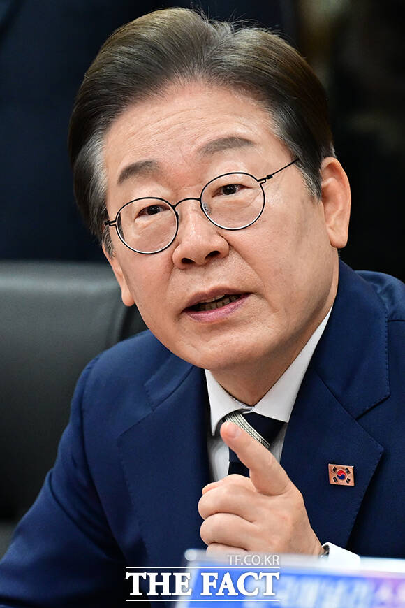 이재명 더불어민주당 대선 경선 후보는 제주를 2035년까지 탄소중립 선도 도시로 만들고, 제주 4·3 정신을 기리기 위한 아카이브 기록관 건립을 약속했다. /남윤호 기자