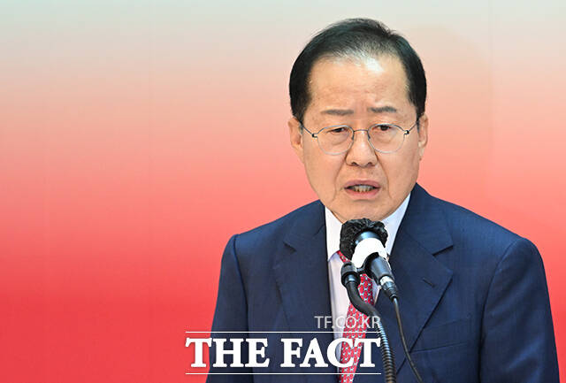 홍준표 국민의힘 경선 후보가 23일 서울 여의도 대선 캠프에서 후보는 정치를 복원하고, 원팀과 빅텐트를 넘어 대연정으로 진정한 국민통합을 이루겠다라고 선언했다. /박헌우 기자