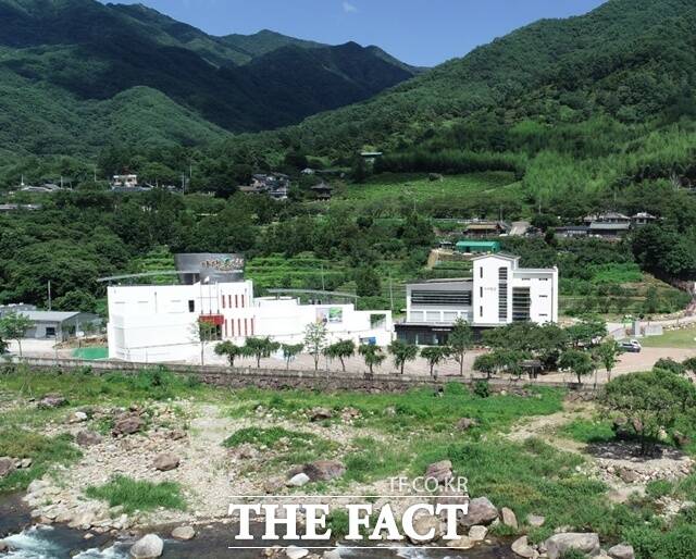 하동야생차문화센터 전경./하동군