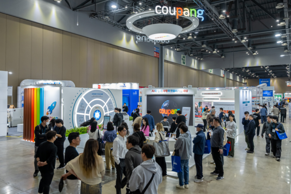 쿠팡이 국토교통부가 개최하는 2025 국제물류산업대전에 참가해 인공지능(AI)을 활용한 쿠팡의 물류 혁신에 대해 소개한다. /쿠팡