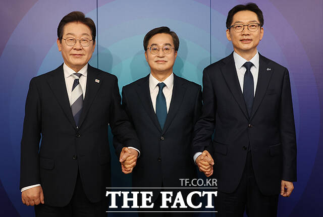 더불어민주당 대선 경선 후보들이 텃밭 사수를 위해 호남행 기차에 올랐다. /국회사진취재단