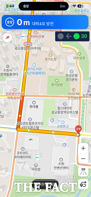 네비게이션에 표출된 수원 광교 일원 교차로 교통신호 정보 /수원시