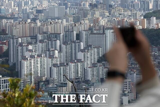 한국주택금융공사가 장기·고정금리·분할상환 주택 담보대출인 보금자리론의 5월 금리를 동결하기로 했다. /뉴시스