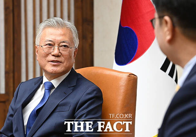 발언하는 문재인 전 대통령.