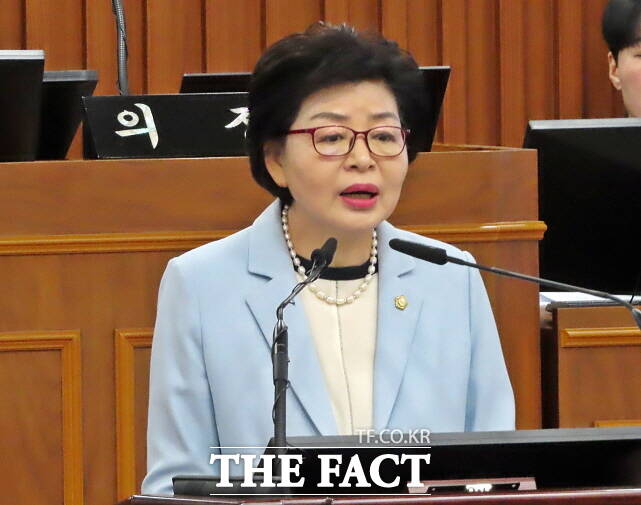 민병춘 논산시의원이 25일 논산시의회 제263회 임시회 제1차본회의에서 5분발언을 하고 있다. /김형중 기자