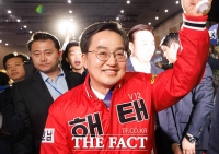  '해태 점퍼' 입고 호남권 합동연설회 참석하는 김동연 [포토]