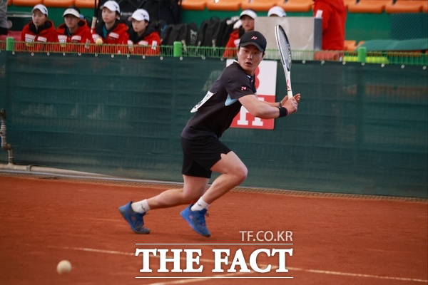 대전 동구청 소프트테니스팀 오승언이 소프트테니스 경기를 하고 있다./대전 동구